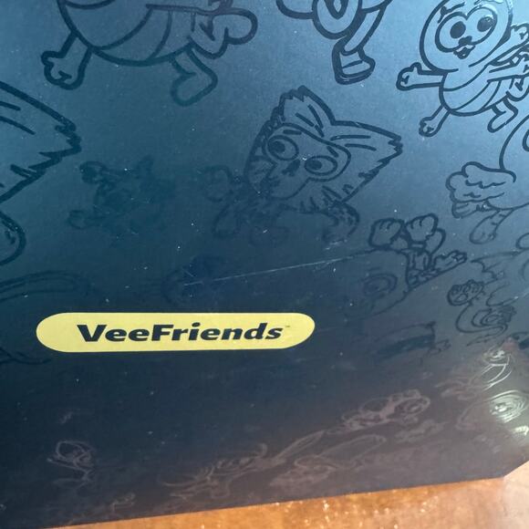 Veefriends Gift Goat #17 EMPTY Premium Collector's Box Limited to /555 - Picture 7 of 10